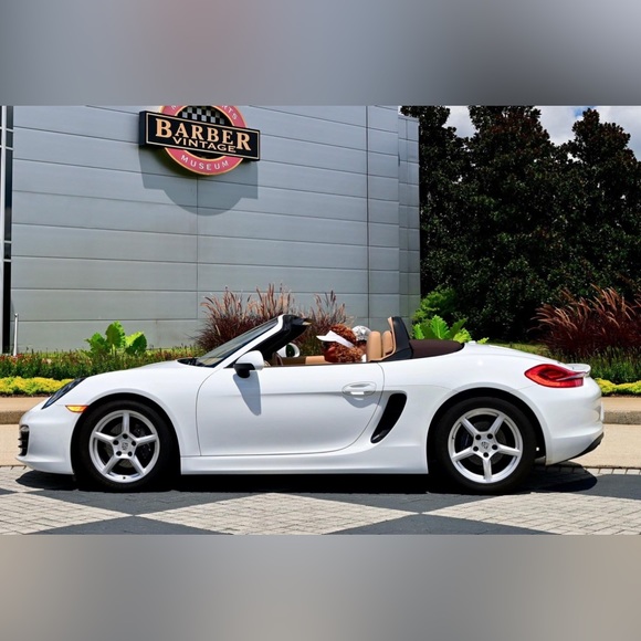 Meet your Posher, Terria - Picture 13 of 17